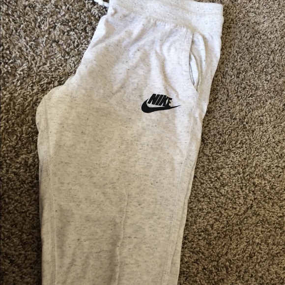 Nike joggers - Picture 3 of 3